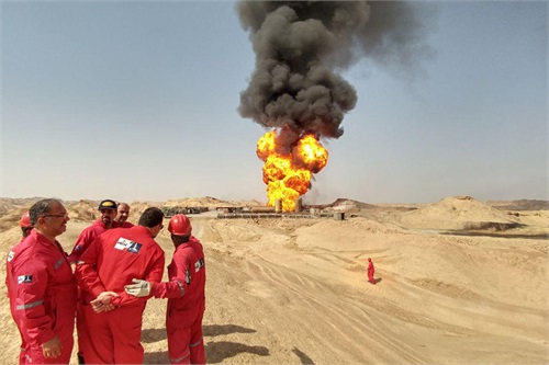 پشتیبانی کامل HSE شرکت ملی نفت از عملیات اطفای حریق چاه ۱۴۷ رگ سفید